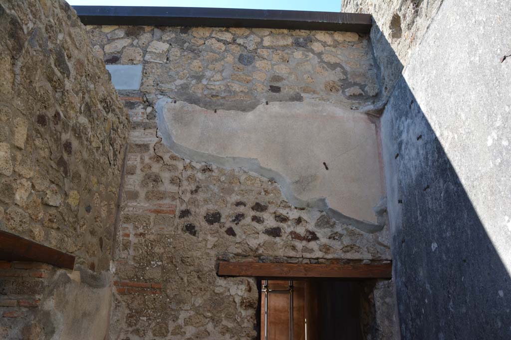 IX.5.6 Pompeii. May 2017. Room o, upper north wall.  
Foto Christian Beck, ERC Grant 681269 D�COR.


