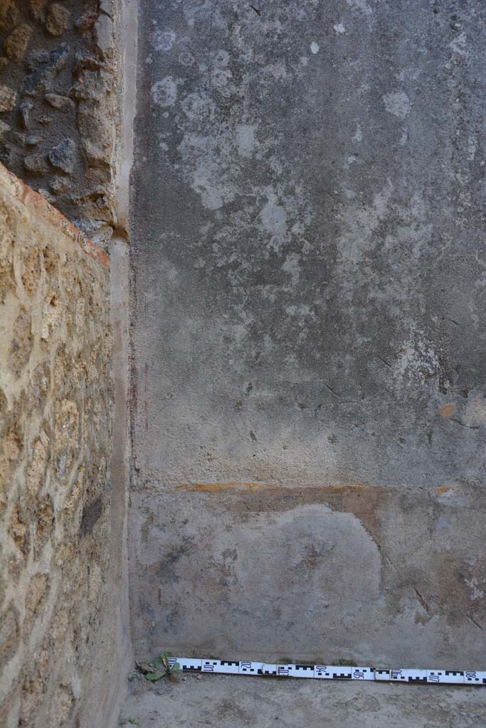 IX.5.6 Pompeii. May 2017. Room o, east wall in north-east corner. 
Foto Christian Beck, ERC Grant 681269 D�COR.
