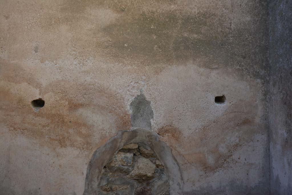 IX.5.6 Pompeii. May 2017. Room p, north wall, looking towards north-east corner, on right.
Foto Christian Beck, ERC Grant 681269 DÉCOR.