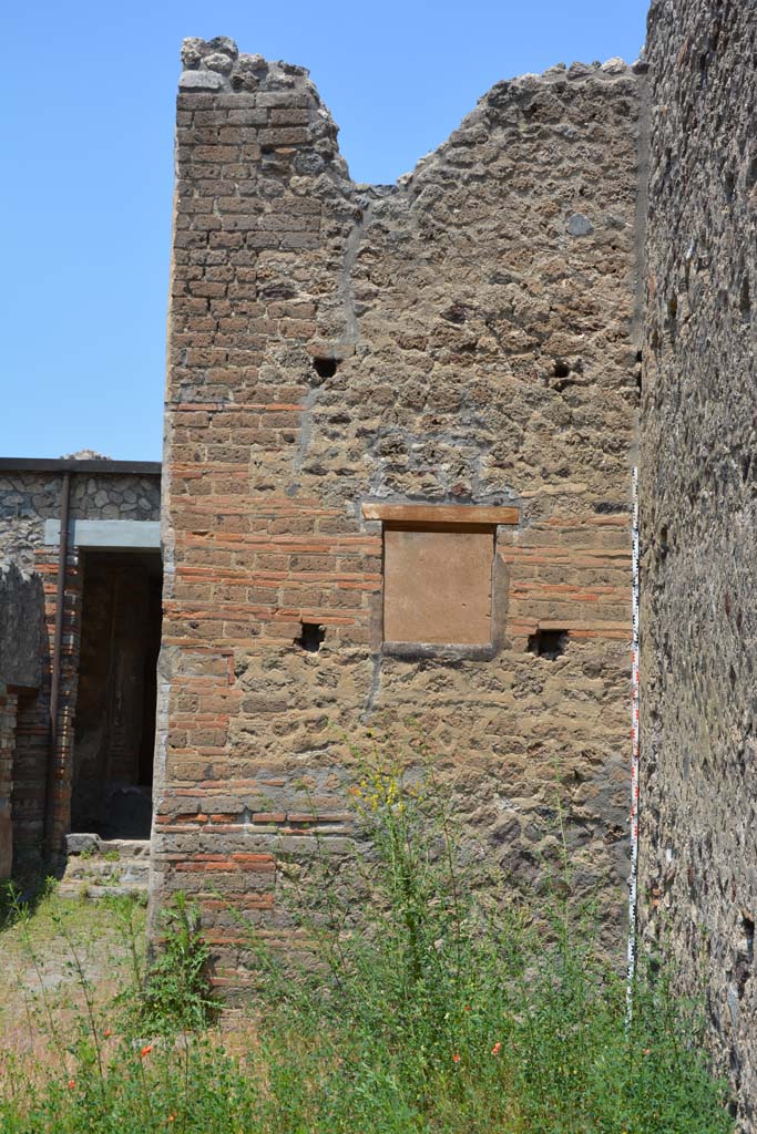 IX.5.6 Pompeii. May 2017. Room u, looking north to exterior south wall of kitchen, room p.
Foto Christian Beck, ERC Grant 681269 DÉCOR.