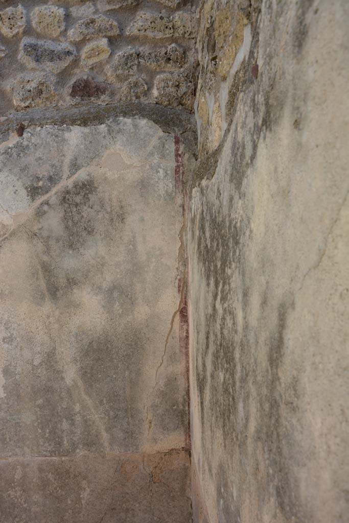 IX.5.6 Pompeii. May 2017. Room r, south-east corner.
Foto Christian Beck, ERC Grant 681269 D�COR.
