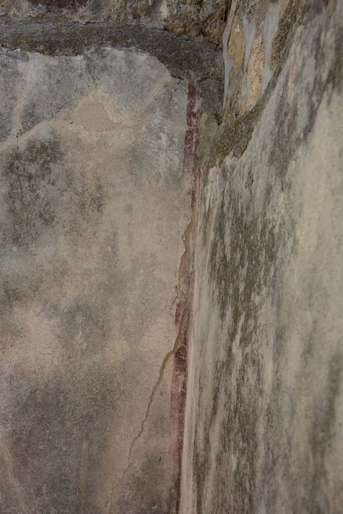 IX.5.6 Pompeii. May 2017. Room r, detail from south-east corner.
Foto Christian Beck, ERC Grant 681269 D�COR.

