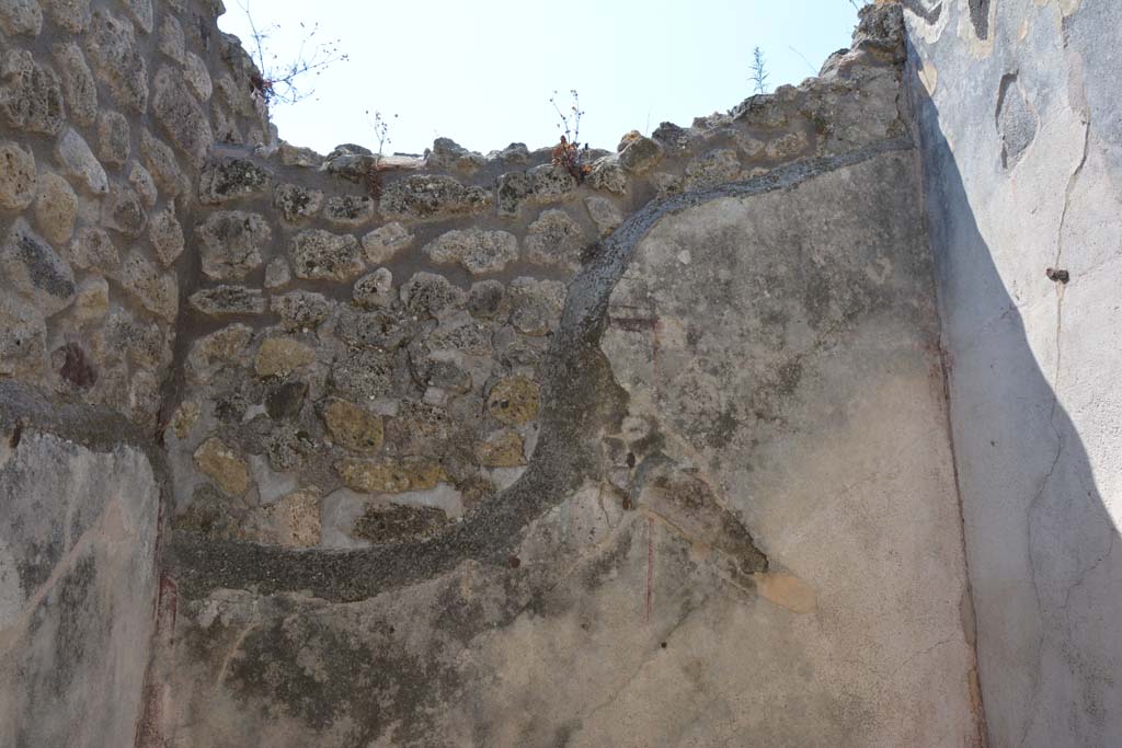 IX.5.6 Pompeii. May 2017. Room r, upper south wall.
Foto Christian Beck, ERC Grant 681269 D�COR.

