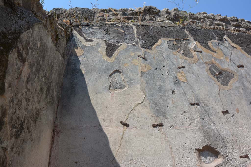 IX.5.6 Pompeii. May 2017. Room r, upper west wall in south-west corner.
Foto Christian Beck, ERC Grant 681269 D�COR.
