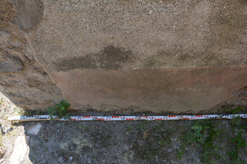 IX.5.6 Pompeii. May 2017. Room t, lower south wall at east end.
Foto Christian Beck, ERC Grant 681269 DÉCOR.