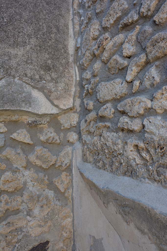 IX.5.6 Pompeii. May 2017. Room b, detail of north-west corner
Foto Christian Beck, ERC Grant 681269 D�COR.

