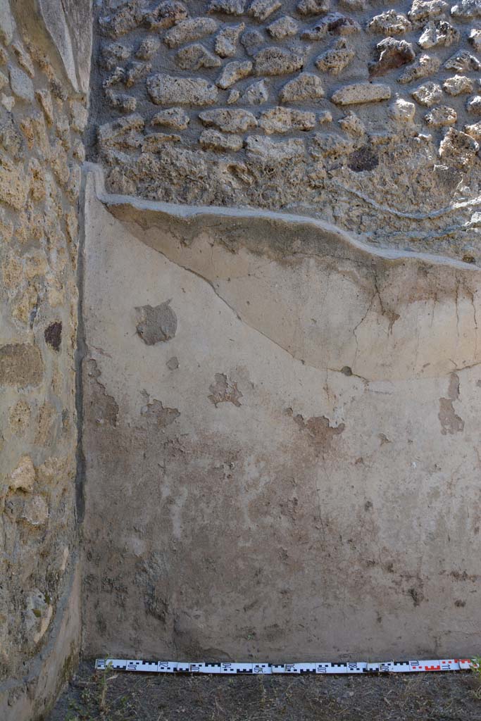 IX.5.6 Pompeii. May 2017. Room b, north wall in north-west corner.
Foto Christian Beck, ERC Grant 681269 D�COR.

