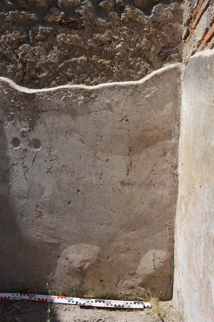 IX.5.6 Pompeii. May 2017. Room b, north wall in north-east corner.
Foto Christian Beck, ERC Grant 681269 D�COR.

