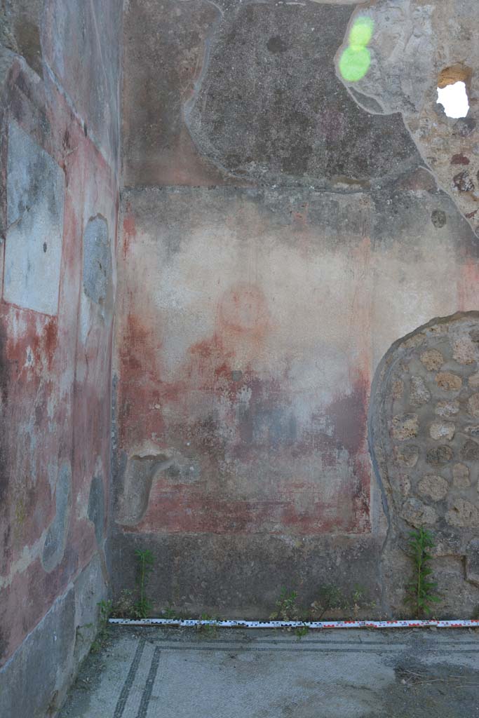 IX.5.6 Pompeii. May 2017. West ala d, west wall in south-west corner.
Foto Christian Beck, ERC Grant 681269 D�COR.

