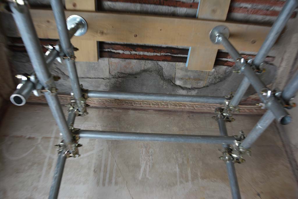 IX.5.6 Pompeii. May 2017. Room h, white upper south wall.
Foto Christian Beck, ERC Grant 681269 DÉCOR.