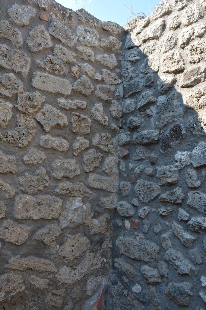 IX.5.6 Pompeii. May 2017. Room f, upper north-west corner. 
Foto Christian Beck, ERC Grant 681269 D�COR.
