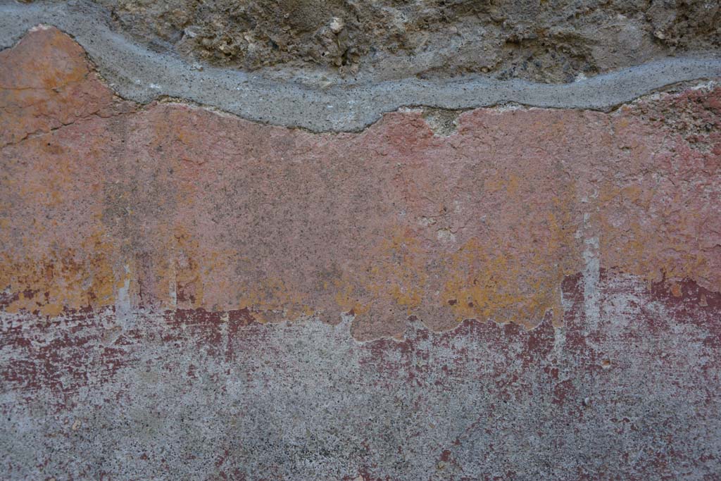 IX.5.6 Pompeii. May 2017. Room f, remaining painted decoration visible on north wall towards north-east corner.
Foto Christian Beck, ERC Grant 681269 D�COR.
