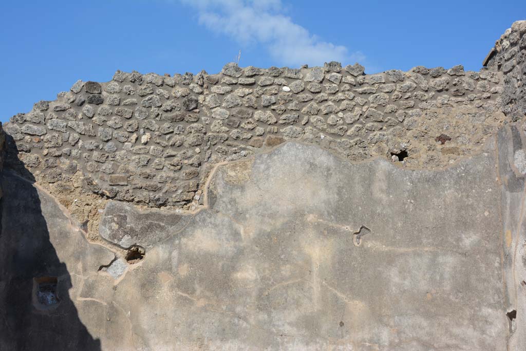 IX.5.6 Pompeii. May 2017. East ala e, upper east wall. 
Foto Christian Beck, ERC Grant 681269 D�COR.
