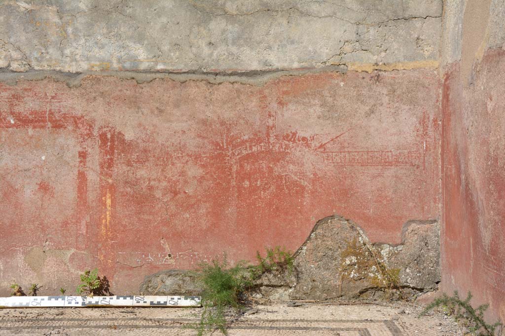 IX.5.6 Pompeii. May 2017. East ala e, continuation of zoccolo at south end of east wall 
Foto Christian Beck, ERC Grant 681269 D�COR.

