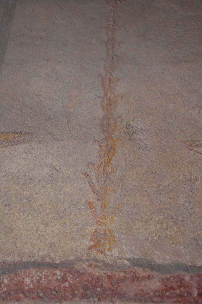 IX.5.6 Pompeii. May 2017.
Room f’, detail of painted golden candelabra from upper centre of west wall.
Foto Christian Beck, ERC Grant 681269 DÉCOR.