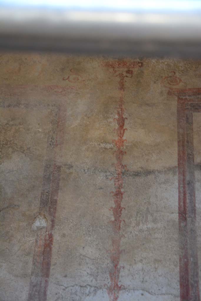 IX.5.6 Pompeii. May 2017. Room k�, painted candelabra from upper east wall in corridor. 
Foto Christian Beck, ERC Grant 681269 D�COR.
