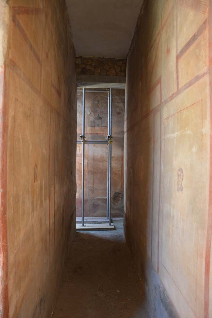 IX.5.6 Pompeii. May 2017. 
Room k�, looking north along corridor turning west to room k and the atrium. 
Foto Christian Beck, ERC Grant 681269 D�COR.
