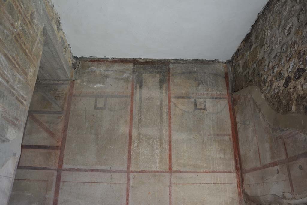 IX.5.6 Pompeii. May 2017. Room k�, upper east wall at south end (this also could be the east wall of room l (L).)   
Foto Christian Beck, ERC Grant 681269 D�COR.

