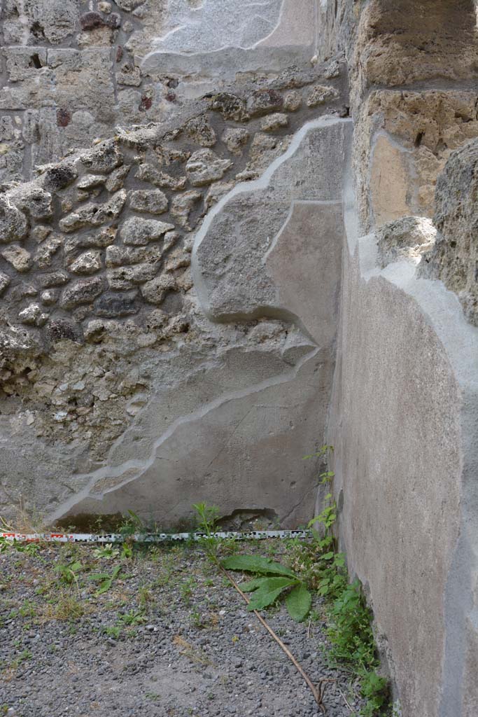 IX.5.8 Pompeii. May 2017. East wall in south-east corner.
Foto Christian Beck, ERC Grant 681269 D�COR.
