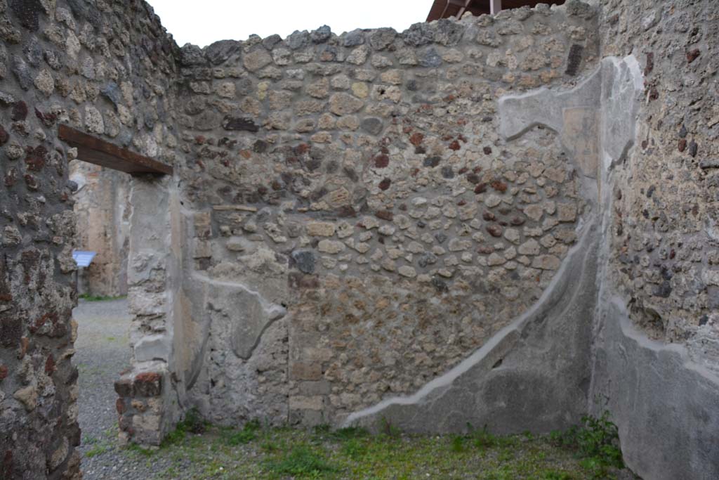 IX.5.9 Pompeii. March 2017. Room m, looking towards north-west corner with doorway to east portico, and north wall.
Foto Christian Beck, ERC Grant 681269 DÉCOR.