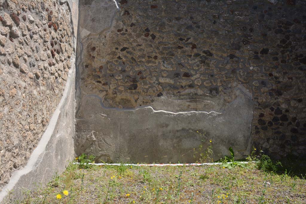 IX.5.9 Pompeii. May 2017. Room “m”, north-east corner and east wall at north end.
Foto Christian Beck, ERC Grant 681269 DÉCOR.