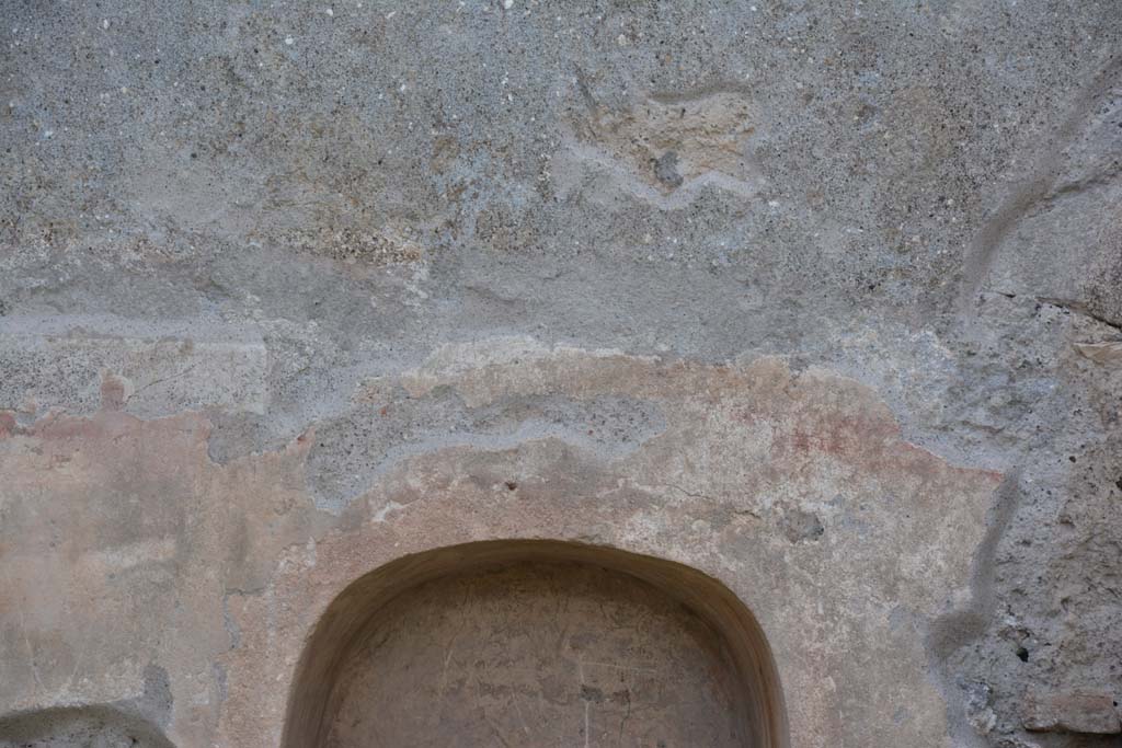 IX.5.9 Pompeii. May 2017. Room �n�, detail of upper niche on north wall.
Foto Christian Beck, ERC Grant 681269 D�COR.

