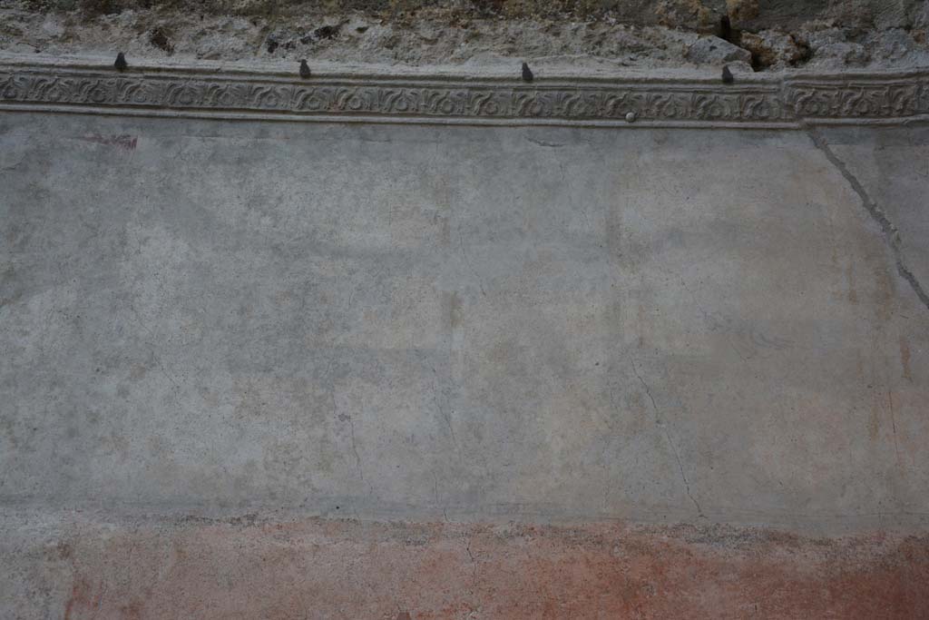 IX.5.9 Pompeii. March 2017. Room “p”, faded architectural decoration from upper south wall.
Foto Christian Beck, ERC Grant 681269 DÉCOR.
