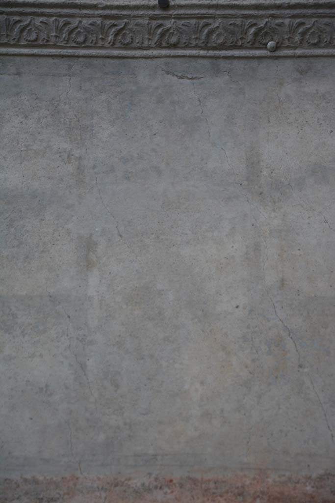 IX.5.9 Pompeii. March 2017.
Room “p”, detail of faded architectural decoration from upper south wall.
Foto Christian Beck, ERC Grant 681269 DÉCOR.