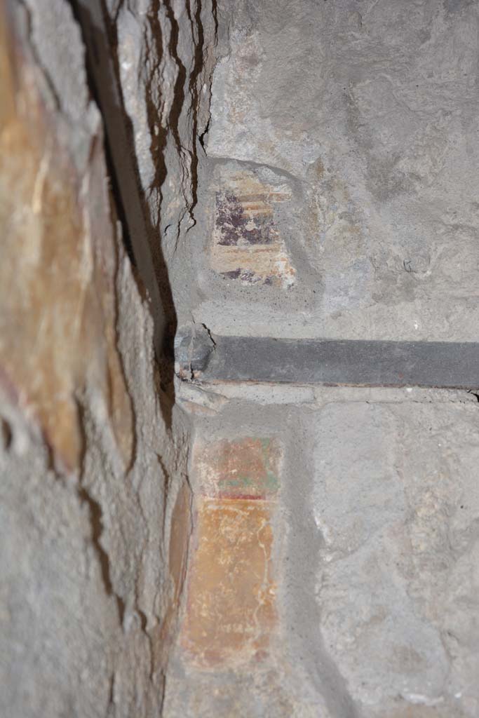 IX.5.9 Pompeii. May 2017. Room “e”, upper south wall at east end.
Foto Christian Beck, ERC Grant 681269 DÉCOR.