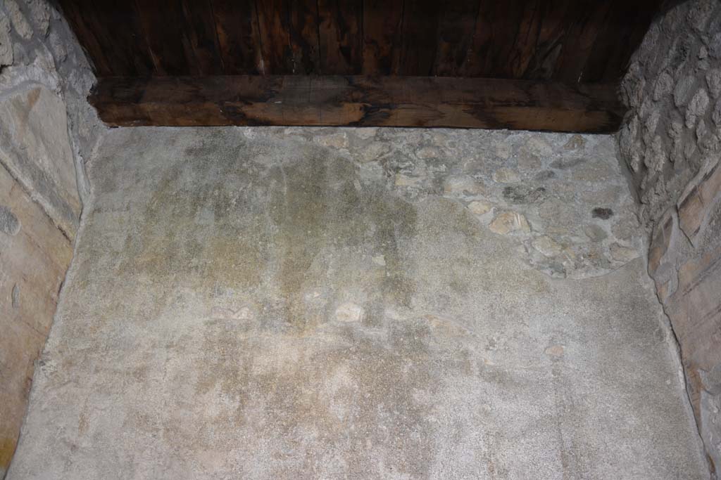 IX.5.9 Pompeii. May 2017. Room “e”, upper west wall.
Foto Christian Beck, ERC Grant 681269 DÉCOR.