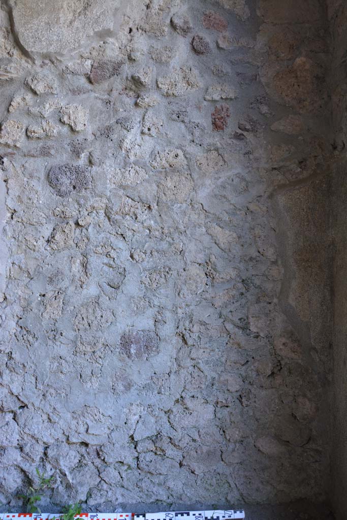 IX.5.9 Pompeii. May 2017. Room “e”, lower north wall at east end.
Foto Christian Beck, ERC Grant 681269 DÉCOR.