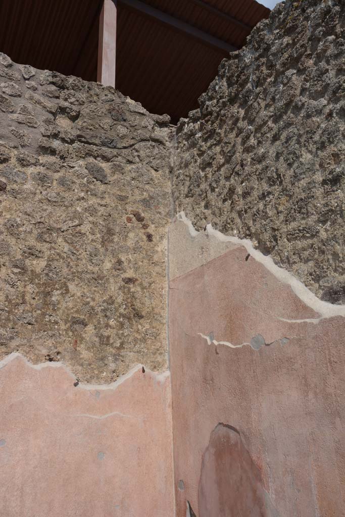 IX.5.9 Pompeii. May 2017. Room �g�, upper south-east corner.
Foto Christian Beck, ERC Grant 681269 D�COR.

