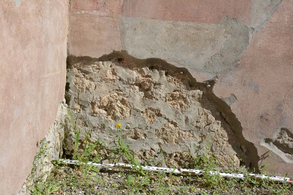 IX.5.9 Pompeii. May 2017. Room �g�, lower south wall in south-east corner.
Foto Christian Beck, ERC Grant 681269 D�COR.
