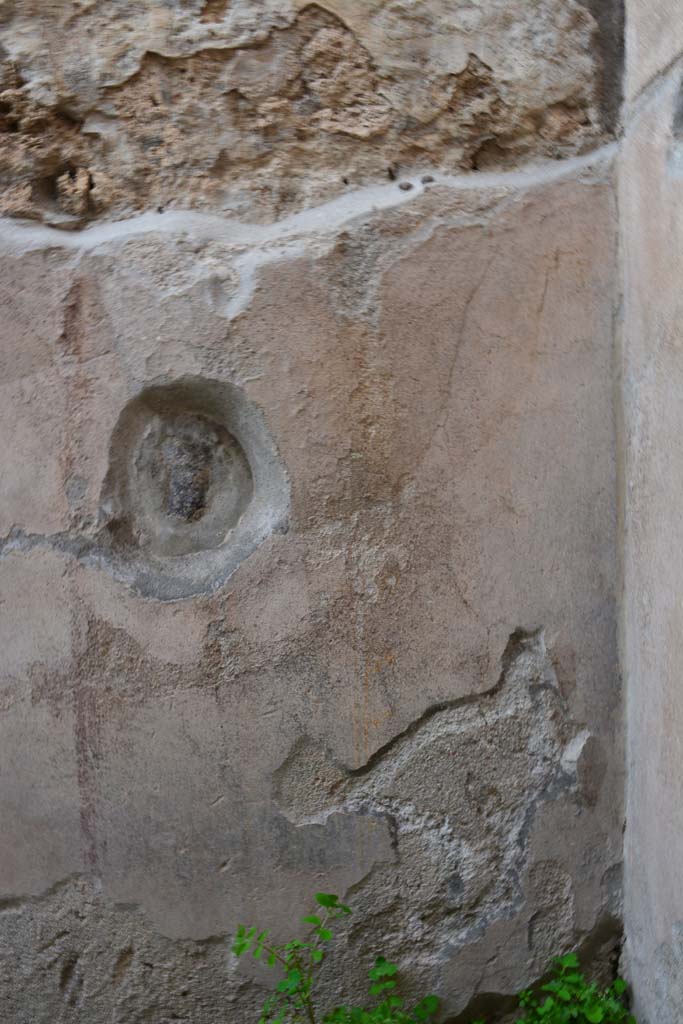 IX.5.9 Pompeii. March 2017. Room �h�, north wall at east end.
Foto Christian Beck, ERC Grant 681269 D�COR.
