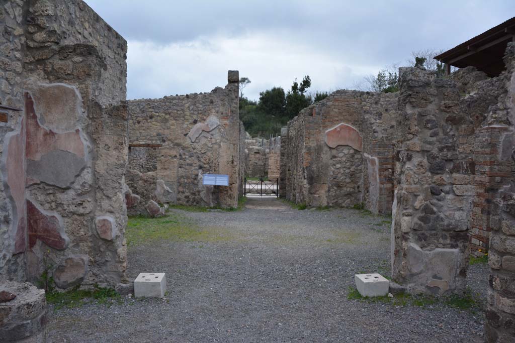 IX.5.9 Pompeii. March 2017. Room �i�, looking north towards atrium �b� and entrance doorway from north portico.
Foto Christian Beck, ERC Grant 681269 D�COR.
