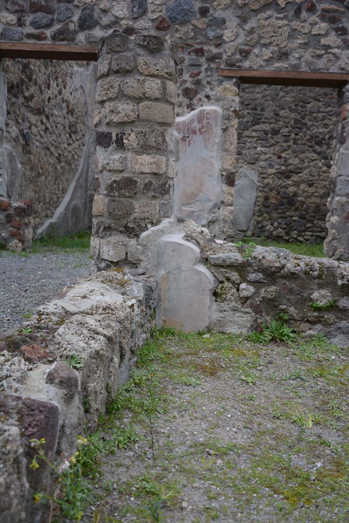 IX.5.9 Pompeii. March 2017. Room �i�, looking towards north-east corner of portico.
Foto Christian Beck, ERC Grant 681269 D�COR.

