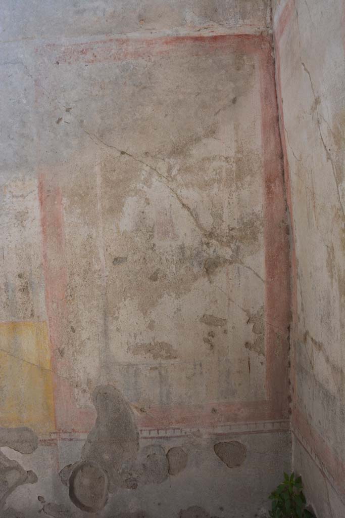 IX.5.11 Pompeii. May 2017. Room k, panel at west end of south wall with faded figure of Euterpe.
Foto Christian Beck, ERC Grant 681269 D�COR.

