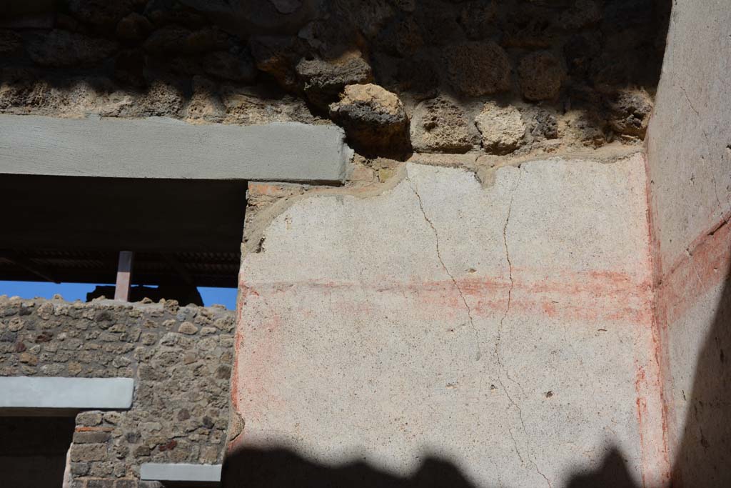 IX.5.11 Pompeii. May 2017. Room f, upper east wall in south-east corner.
Foto Christian Beck, ERC Grant 681269 D�COR.
