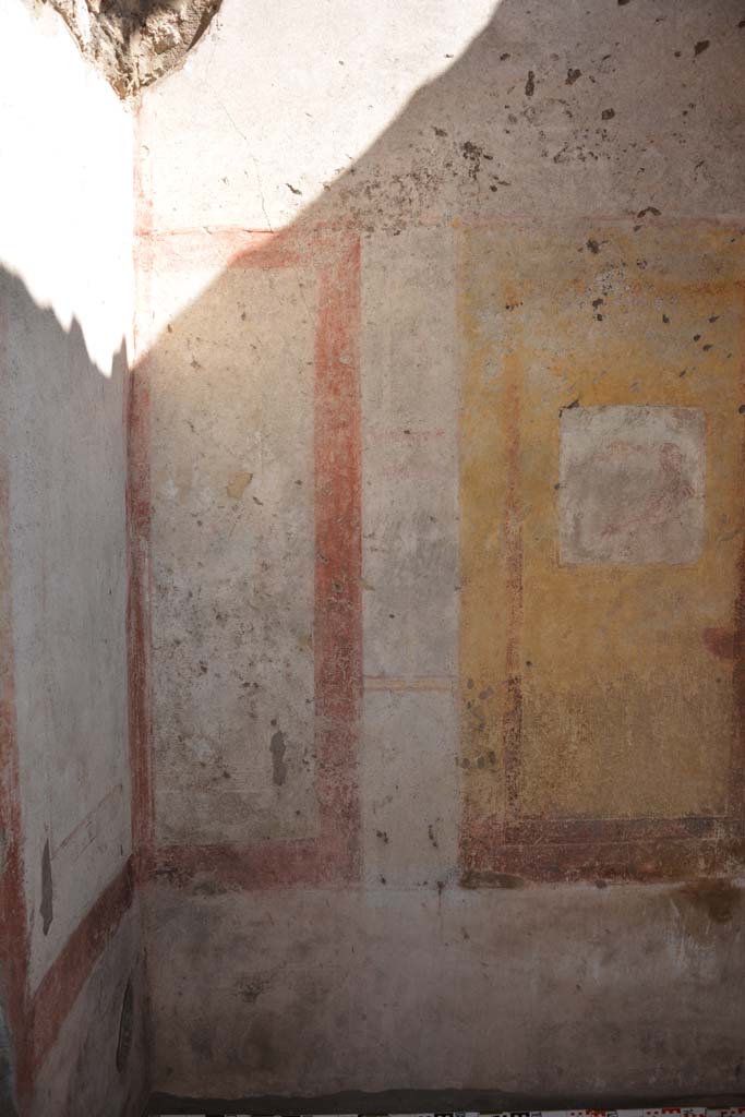 IX.5.11 Pompeii. May 2017. Room f, south wall at east end.
Foto Christian Beck, ERC Grant 681269 D�COR.
