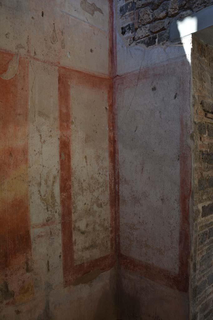 IX.5.11 Pompeii. May 2017. Room f, north-east corner.
Foto Christian Beck, ERC Grant 681269 D�COR.
