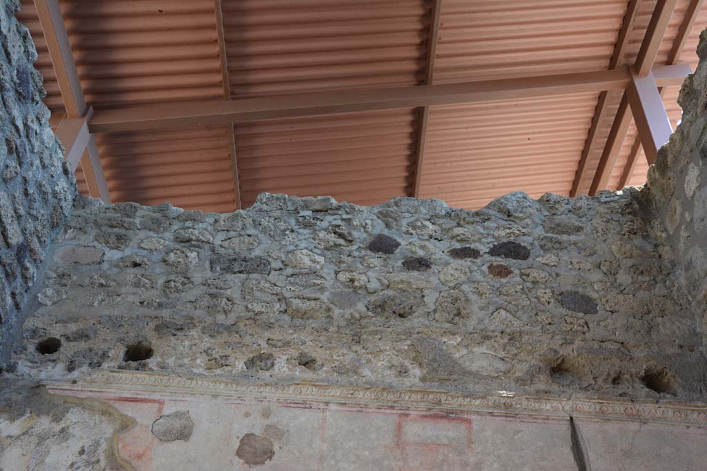 IX.5.11 Pompeii. May 2017. Room e, upper south wall. 
Foto Christian Beck, ERC Grant 681269 D�COR
