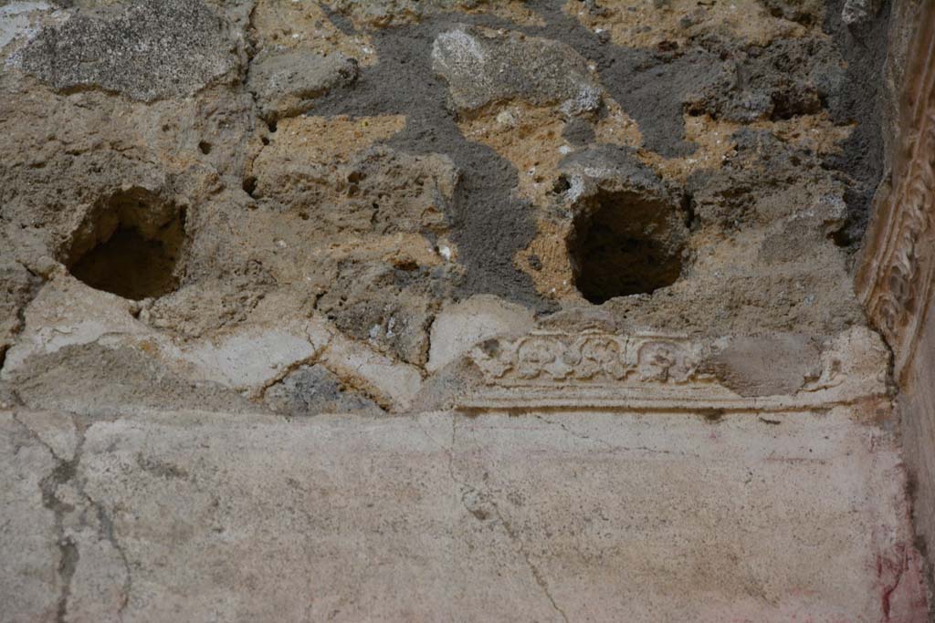 IX.5.11 Pompeii. March 2017. Room e, detail of stucco frieze from upper west wall in north-west corner.  
Foto Christian Beck, ERC Grant 681269 D�COR.
