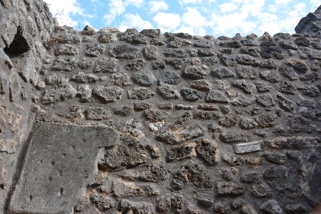 IX.5.11 Pompeii. May 2017. Room o, upper south wall at east end.
Foto Christian Beck, ERC Grant 681269 D�COR.
