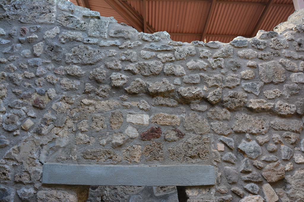IX.5.11 Pompeii. May 2017. Room o, upper north wall above doorway to understairs area.
Foto Christian Beck, ERC Grant 681269 D�COR.
