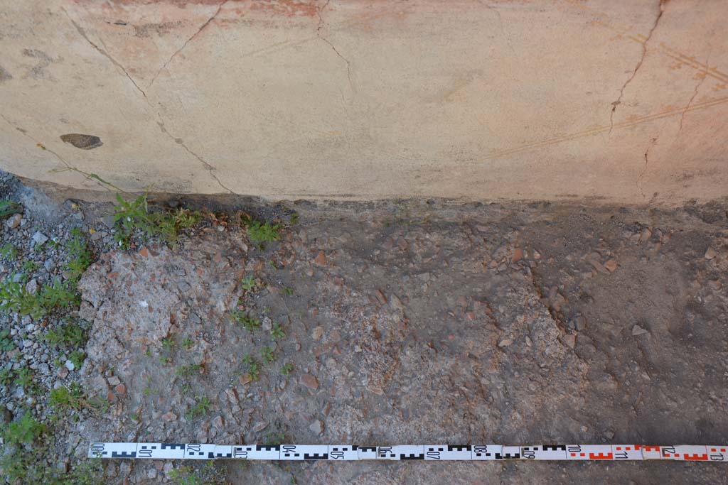 IX.5.11 Pompeii. May 2017. Room h, detail of flooring from near north wall.
Foto Christian Beck, ERC Grant 681269 D�COR.
