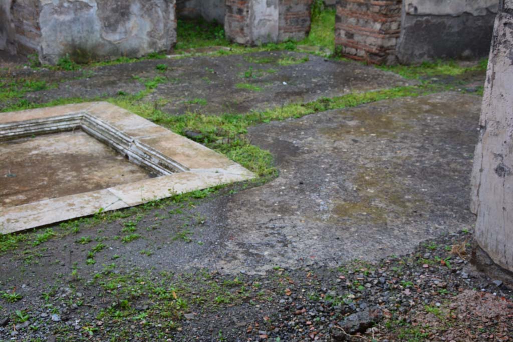IX.5.11 Pompeii. March 2017. Room h, looking north-west across atrium b, from near south wall of east ala. 
Foto Christian Beck, ERC Grant 681269 D�COR.
