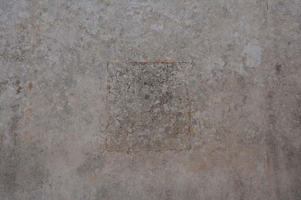 IX.5.11 Pompeii. May 2017. Room i, site of painting on east wall at south end.
Foto Christian Beck, ERC Grant 681269 D�COR.
