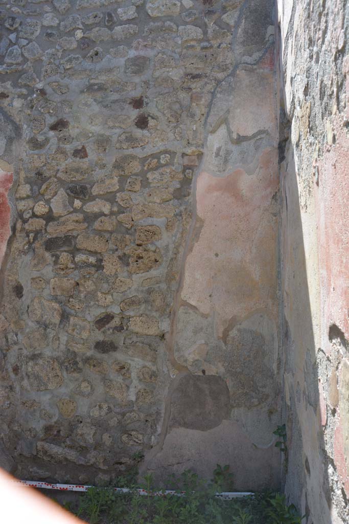 IX.5.14 Pompeii. May 2017. Room �L�, west wall at north end.
Foto Christian Beck, ERC Grant 681269 D�COR.
