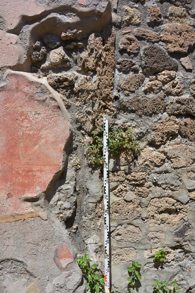 IX.5.14 Pompeii. May 2017. Room �L�, detail from centre of north wall.
Foto Christian Beck, ERC Grant 681269 D�COR.
