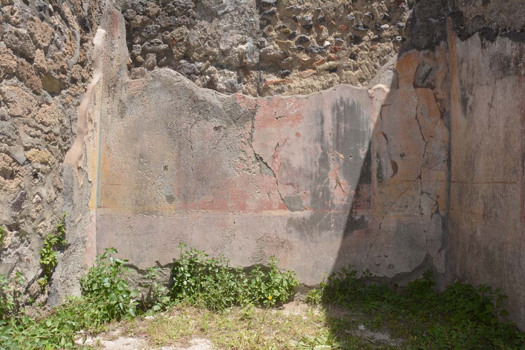 IX.5.14 Pompeii. May 2017. Room �L�, east wall.
Foto Christian Beck, ERC Grant 681269 D�COR.
